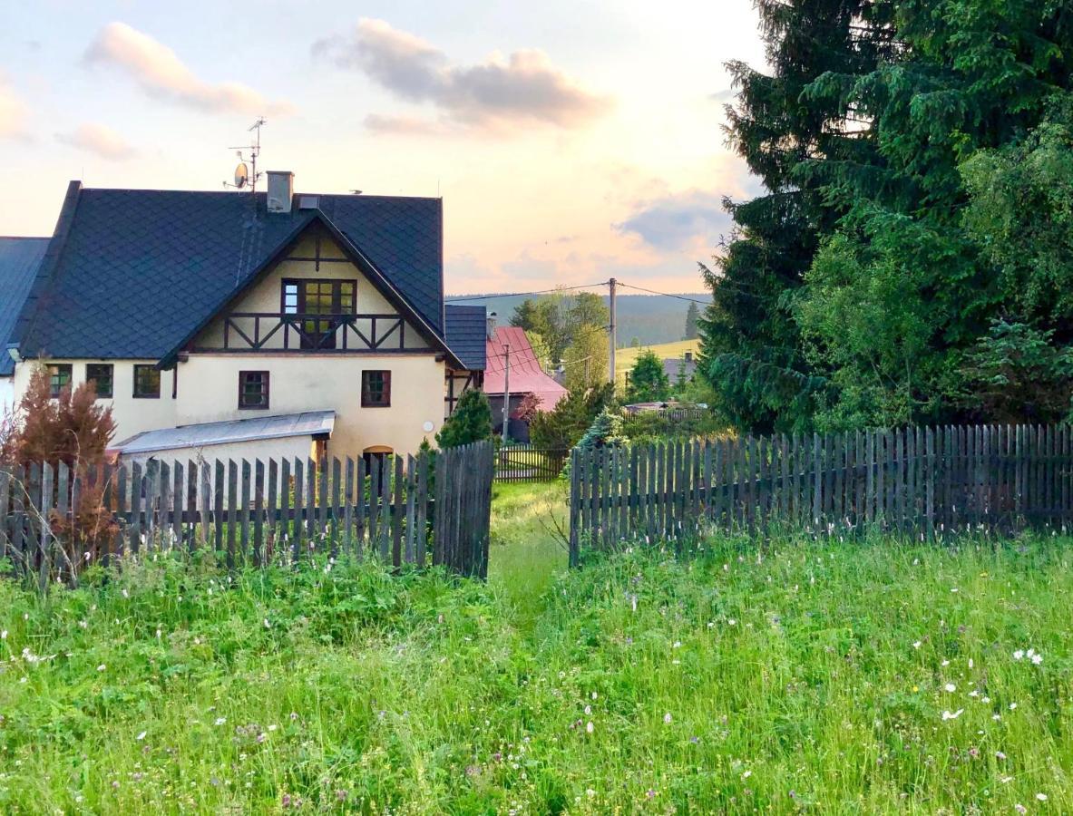 Hrazdenka V Krusnych Horach Horni Blatna